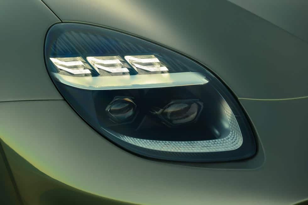 2026 Aston Martin Vanquish lights